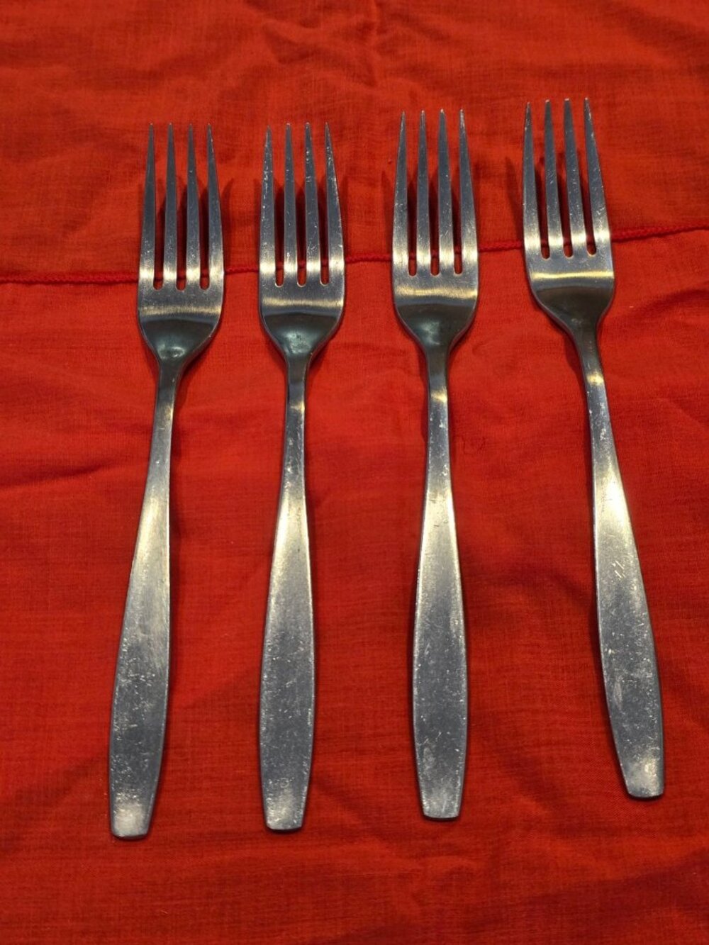 Vintage International Stainless Deluxe TODAY Dinner Forks Set Of 4 READ